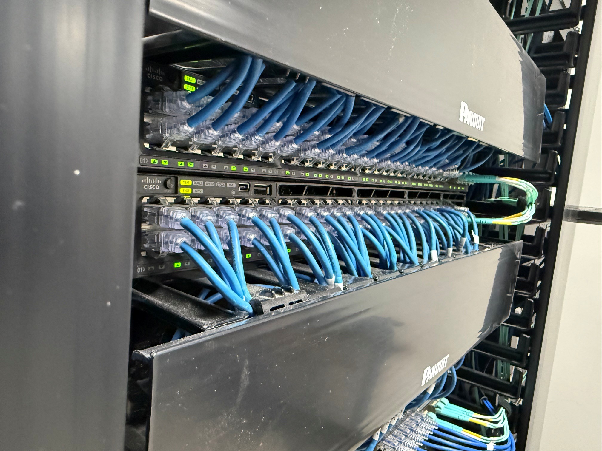 Switching Cisco con fibra y uplinks